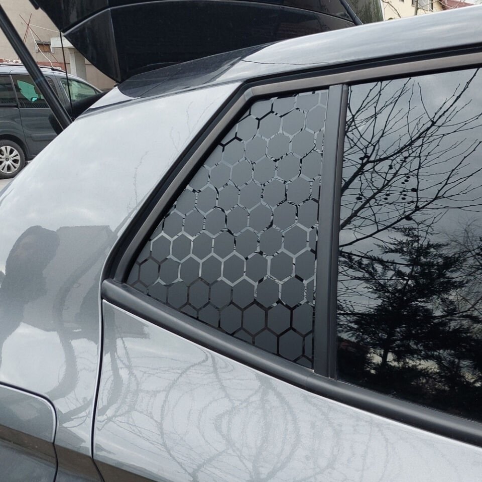 Skoda Fabia Uyumlu Kelebek Cam Sticker Set 2022 Sonrası