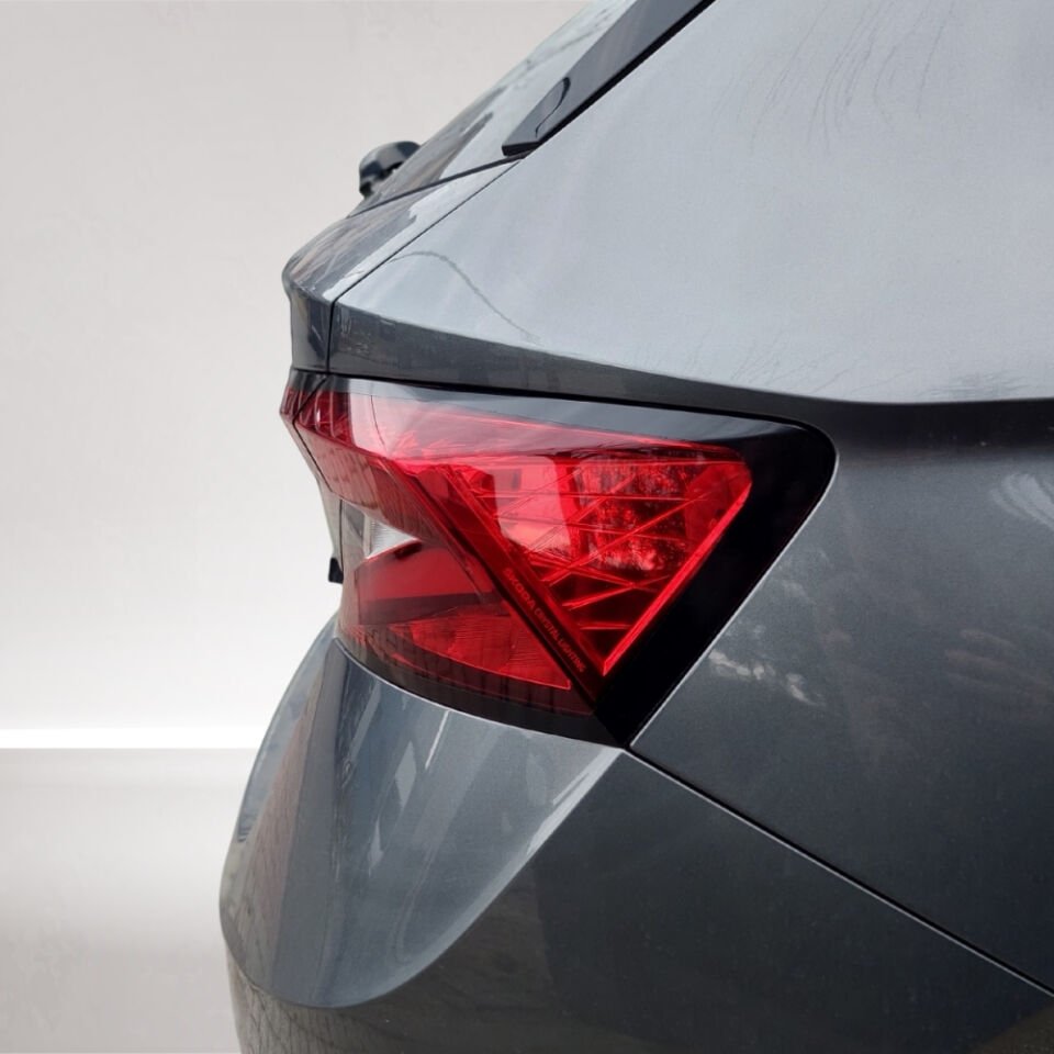 Skoda Fabia Uyumlu Stop Çerçevesi Sticker Set 2022 Sonrası