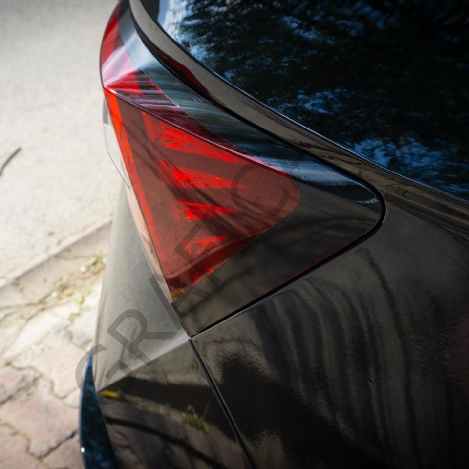 Skoda Karoq Stop Çerçeve Sticker