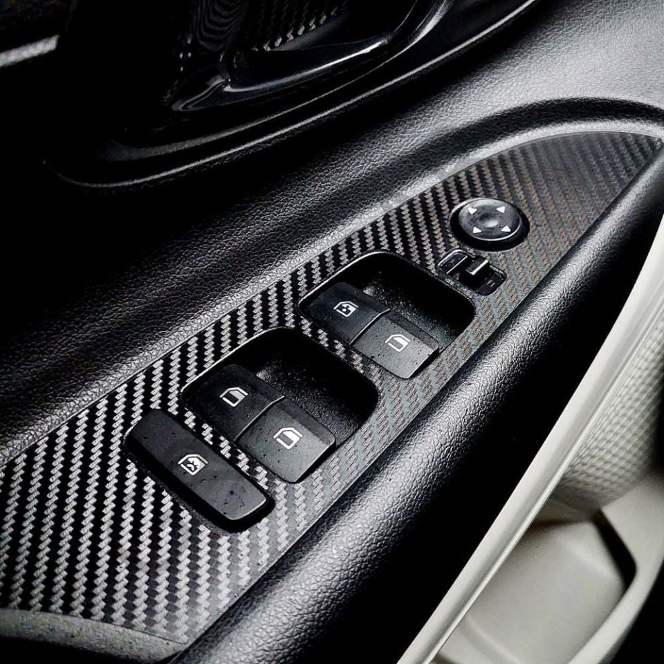 Hyundai i20 İç Trim Kaplama Set MAT KARBON SİYAH - BUTON VAR