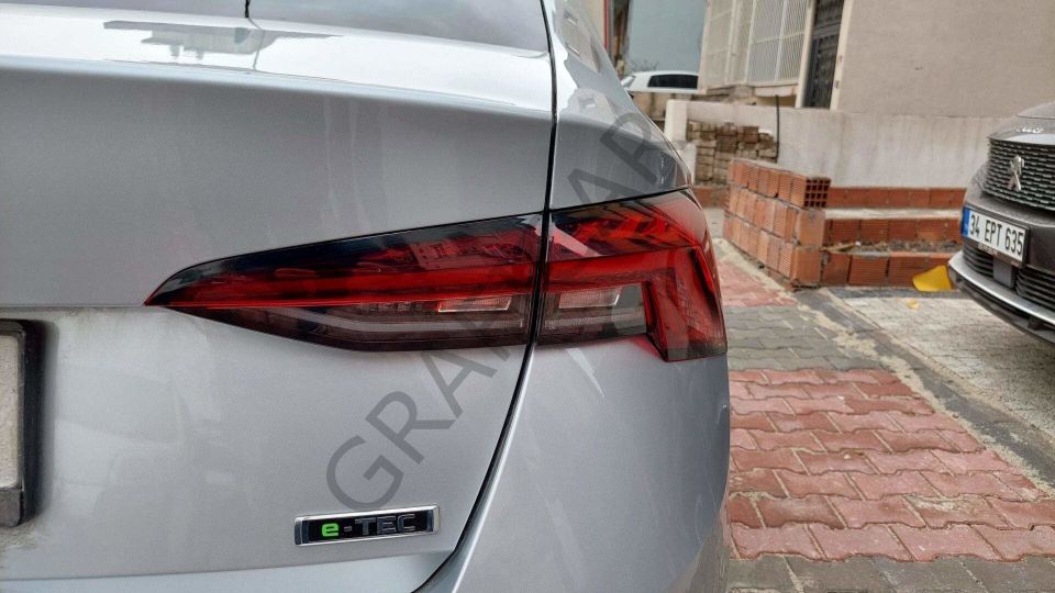 Skoda Octavia MK4 Stop Çerçeve Sticker MAT SİYAH