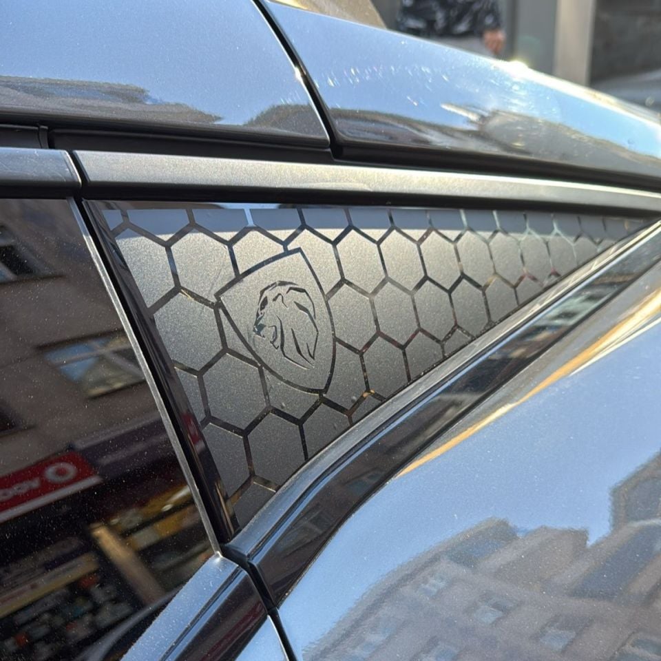 Peugeot 408 Uyumlu Kelebek Cam Sticker